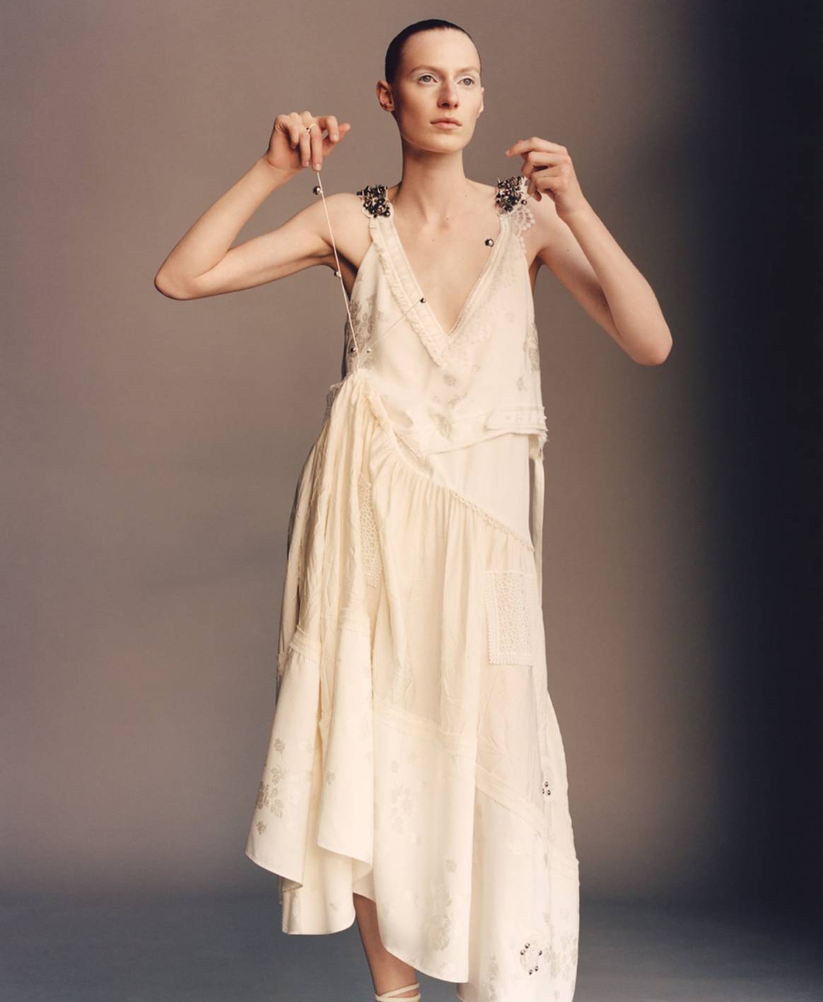Photo Credits: Zara Atelier Collection 02, fotografiada por Jamie Hawkesworth. Zara, página oficial.