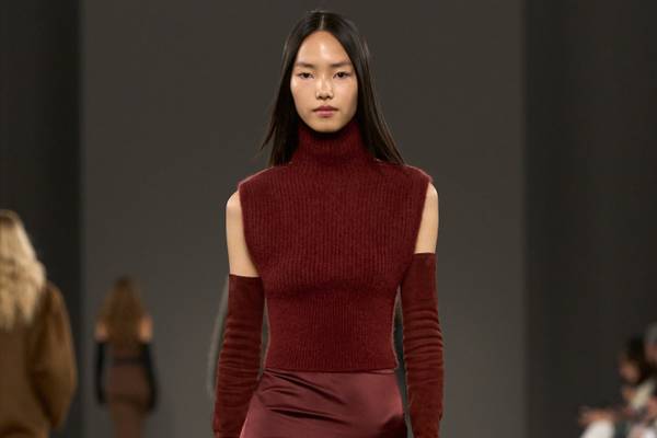 Max Mara crea look per una donna imperturbabile e sicura di sè