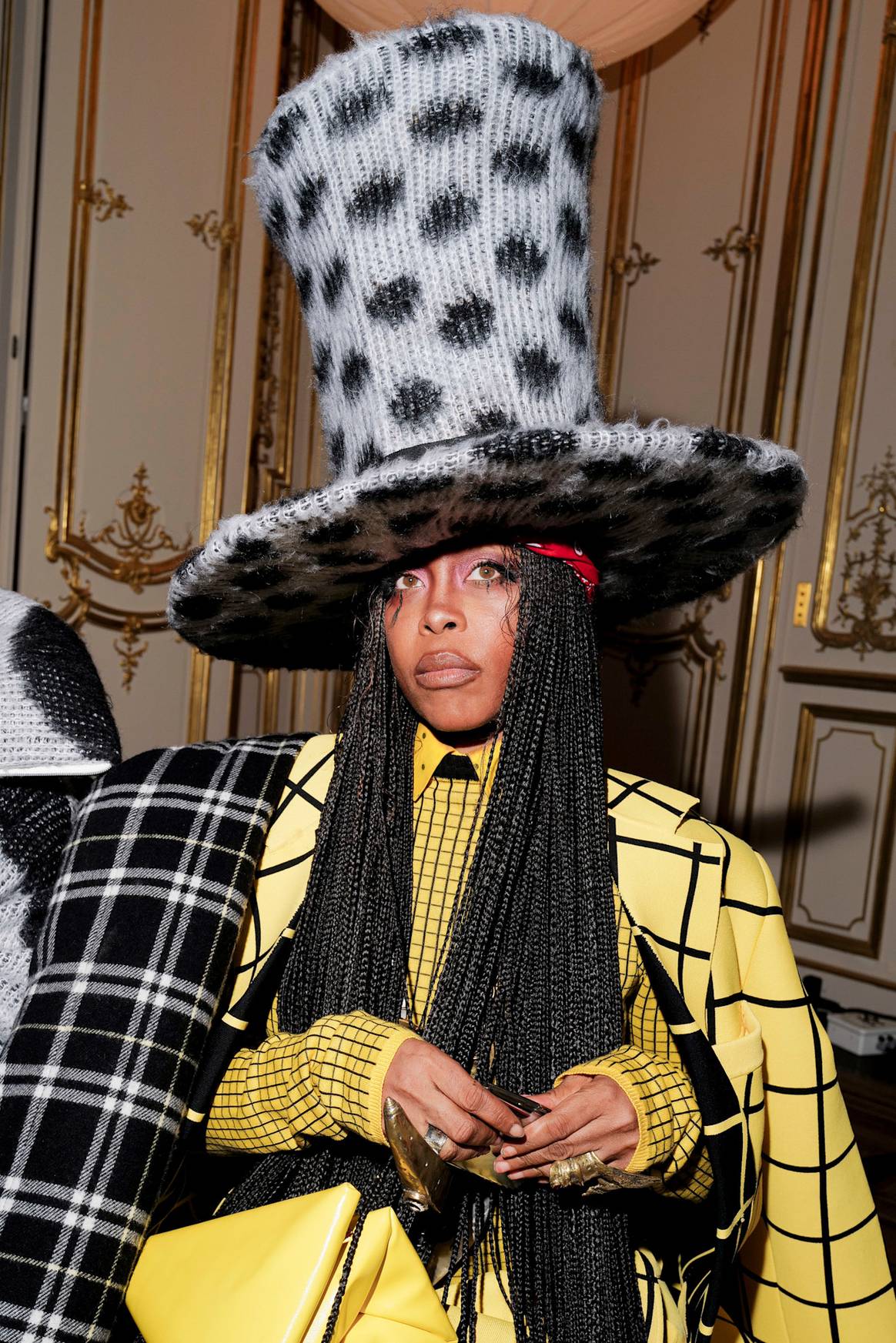 Erykah Badu tijdens de modeweek in Parijs (2023)