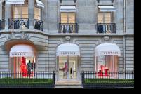 Deal Prada-Versace: voci su finanziamento da 2,5 miliardi euro con Goldman Sachs