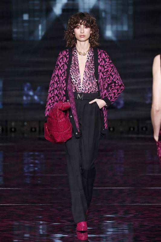 Lola Casademunt by Maite colección FW22 "Night Fever". Imágenes por cortesía de Ifema Madrid.