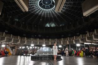 Pedro del Hierro culmina su 50º aniversario con un desfile en Madrid