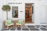 Longchamp eröffnet neue Boutique auf Mykonos im Zeichen des kykladischen Lebensgefühls