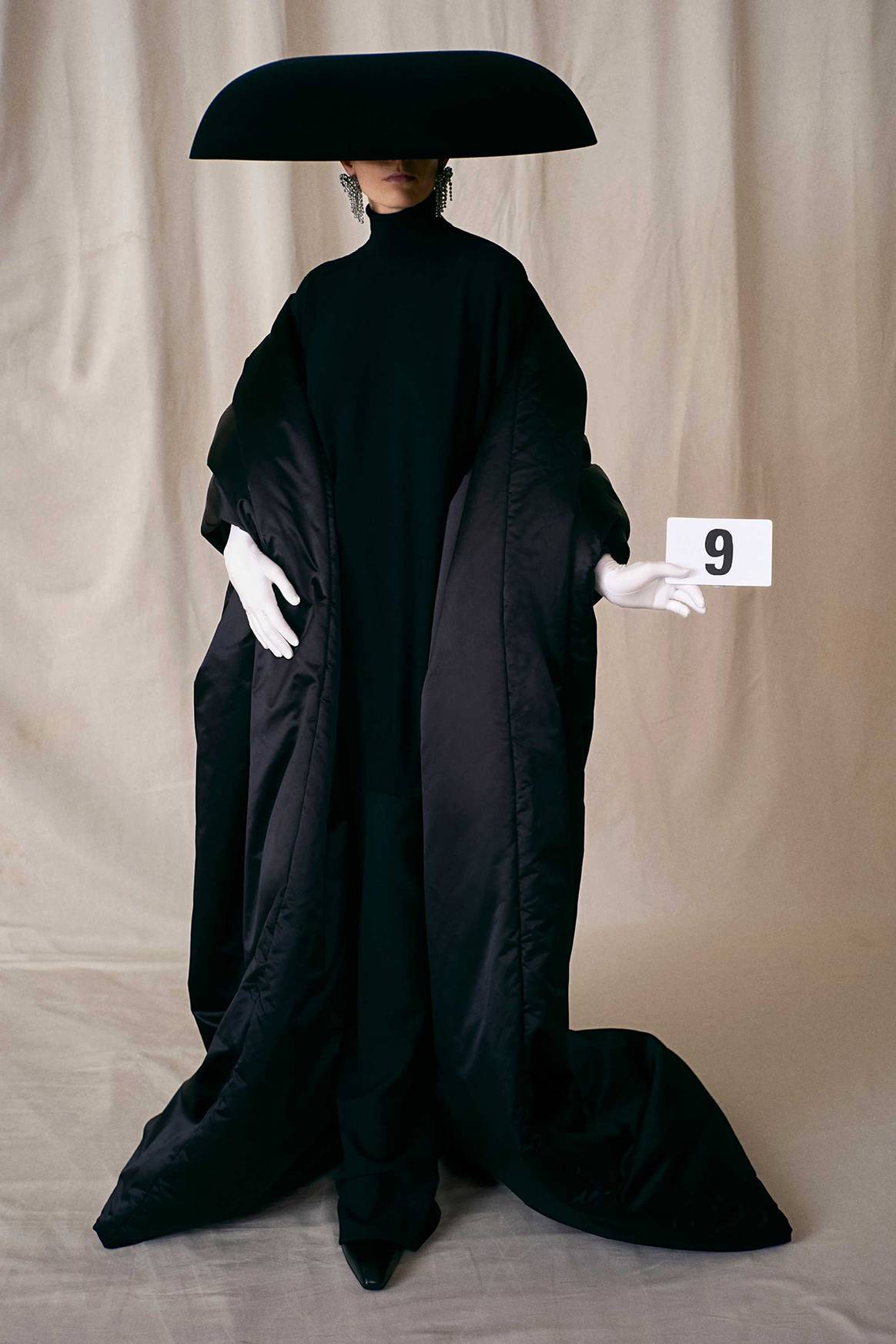 Photo Credits: Balenciaga, colección Alta Costura Otoño/Invierno 2021/2022.