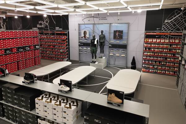 Nike si concentra su Nord America, canale wholesale e running alla luce dei risultati del Q1