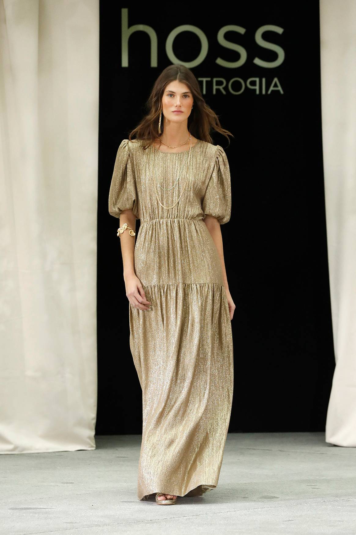 Photo Credits: Hoss Intropia, colección “Eres Verbena” para la temporada Primavera/Verano de 2022 SS22.