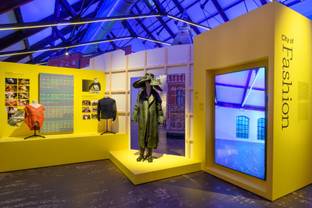 Tentoonstelling 'Amsterdam in Motion' laat zien wat Amsterdammers zullen dragen