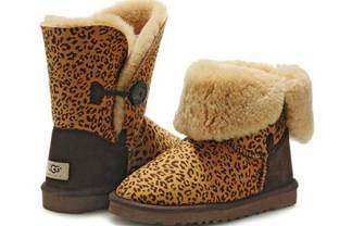 Дистрибьютор UGG в России начал закрывать магазины
