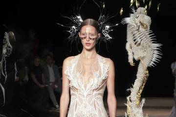 Vídeo: Earthrise FW22, Iris Van Herpen en la Semana de la Alta Costura de París