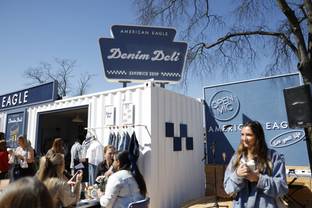  American Eagle hosts denim pop-up in Nashville