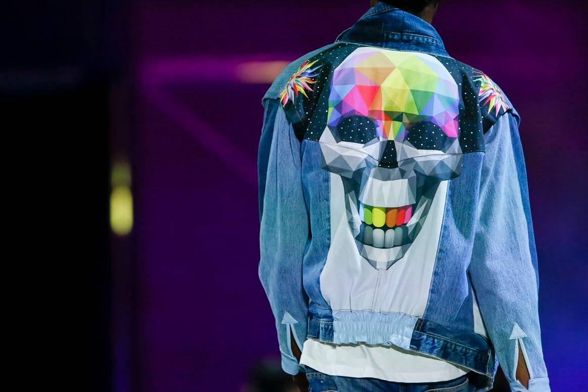 Desigual inaugura Pop-up en Ibiza con una colección de Jordi Mollà