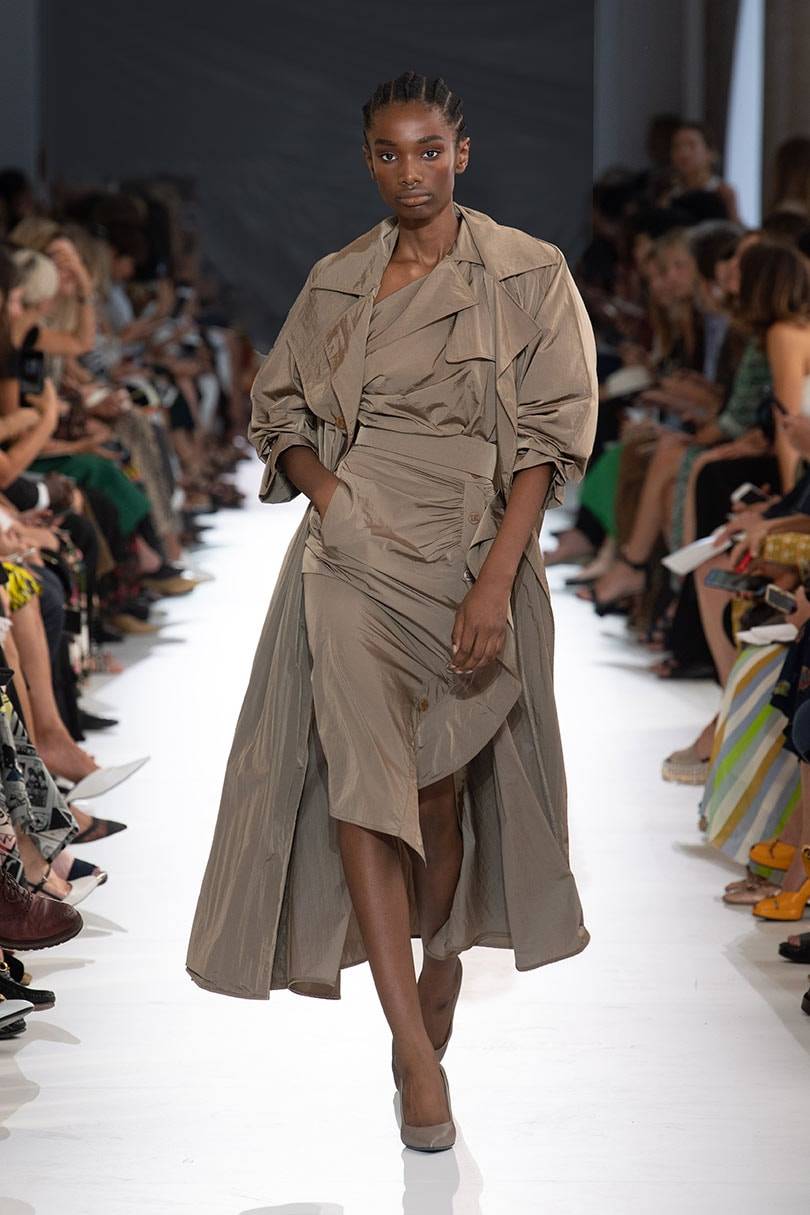 Mode à Milan: des amazones chez Fendi et Max Mara