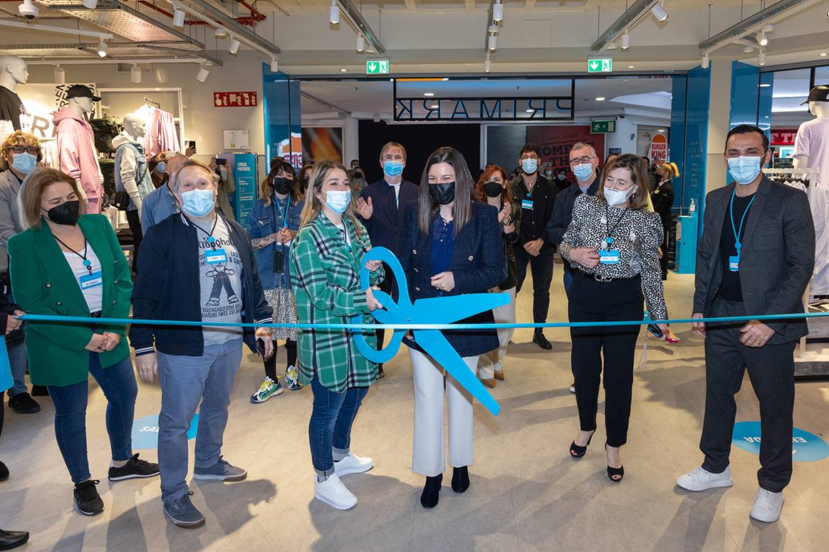 Photo Credits: Nueva tienda Primark en el centro comercial Bahía Sur de San Fernando, Cádiz.