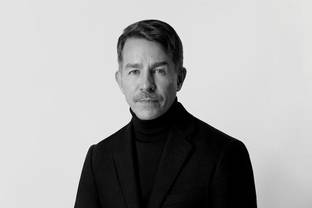 Dunhill benoemt Simon Holloway tot creatief directeur