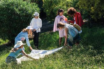 Agnès b. fait un premier pas pour renforcer la traçabilité de sa chaîne de production