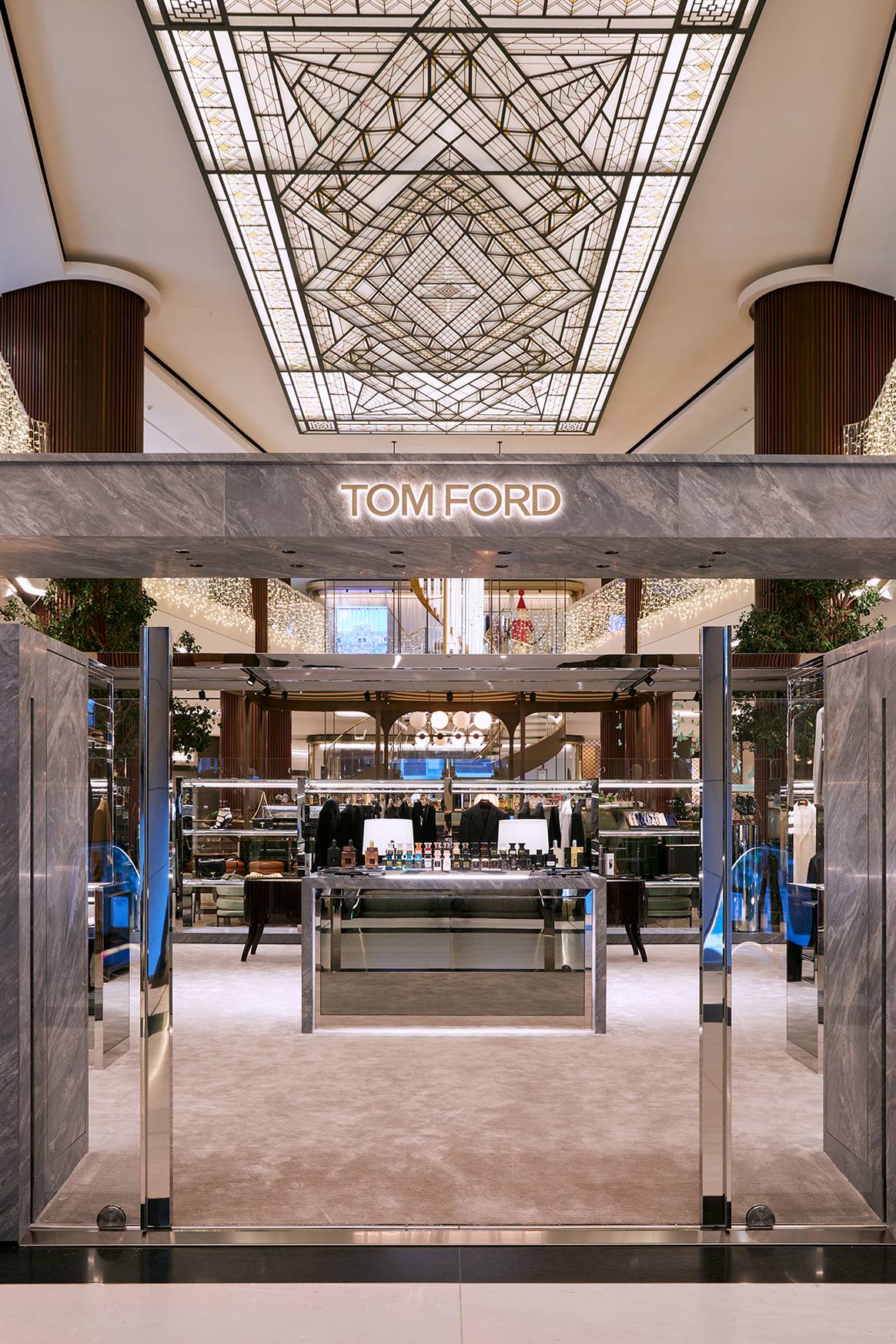 Tienda de Tom Ford en el interior del área comercial de la Galería Canalejas de Madrid (España).