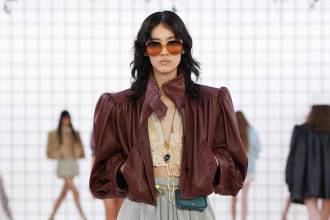 Chloé insiste en la moda “bohemia chic” para el verano