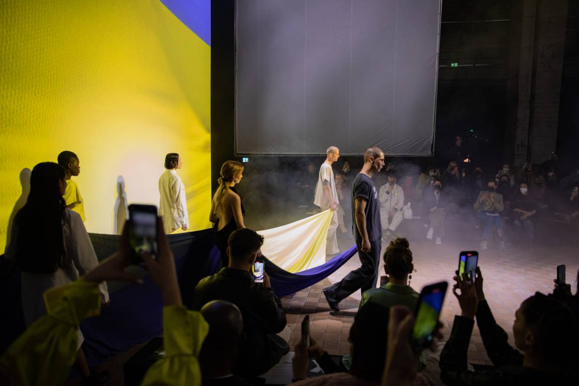 Jean Gritsfeldt setzt ein Statement. Bild: Mercedes Benz Fashion Week