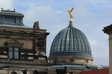 Immobilienbranche will Schadenersatz wegen 2G in Geschäften in Sachsen