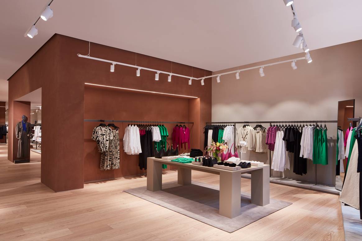 Cos store, Edinburgh. Image: Cos