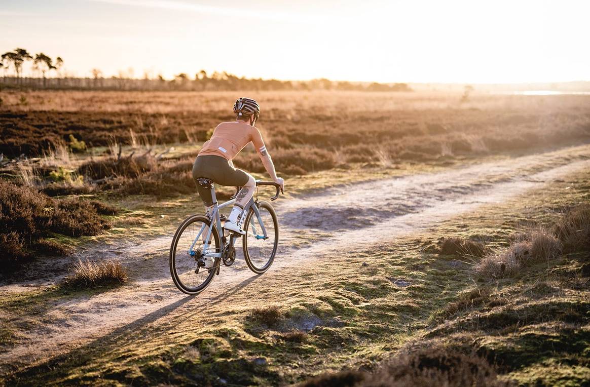 Fietskleding boomt door corona: “Iedereen wilde een nieuwe outfit”