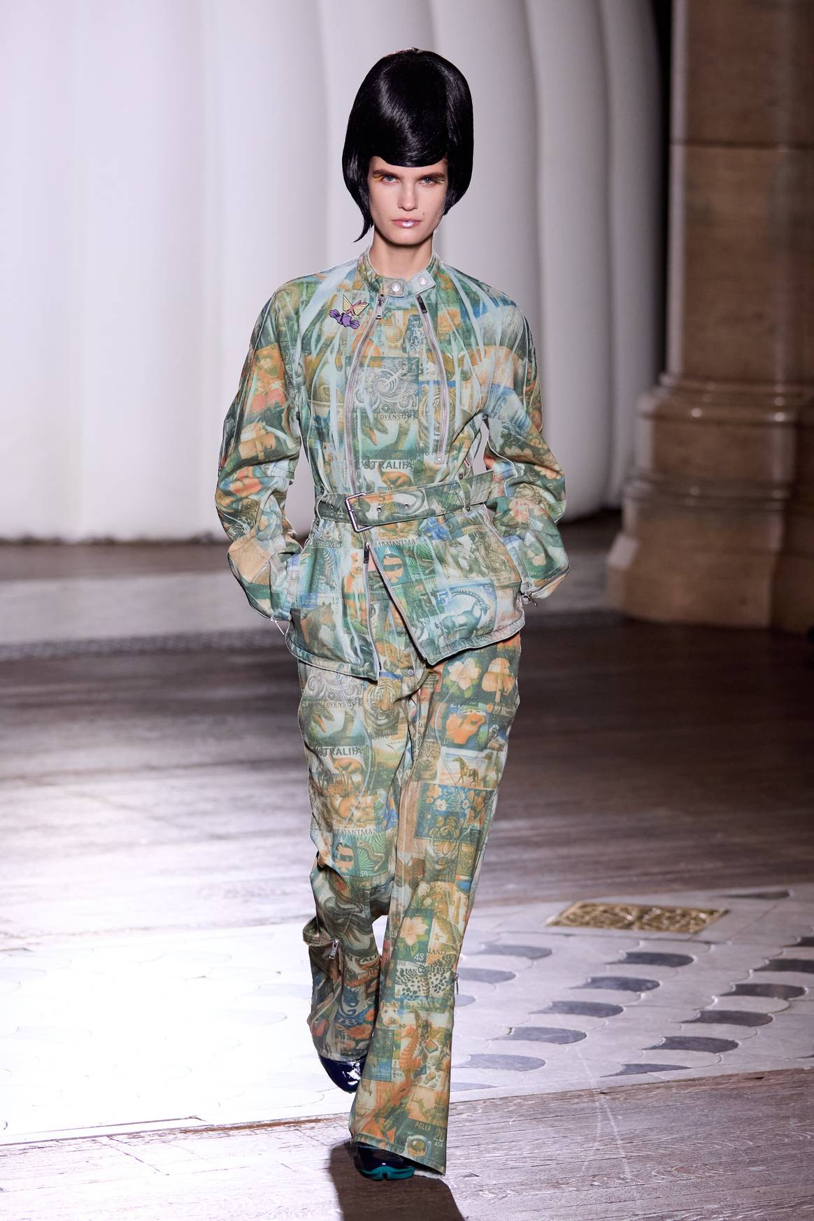 De collectie werd voor het eerst gepresenteerd op de catwalk van de Kiko Kostadinov Woman’s SS25-show tijdens Paris Fashion Week.