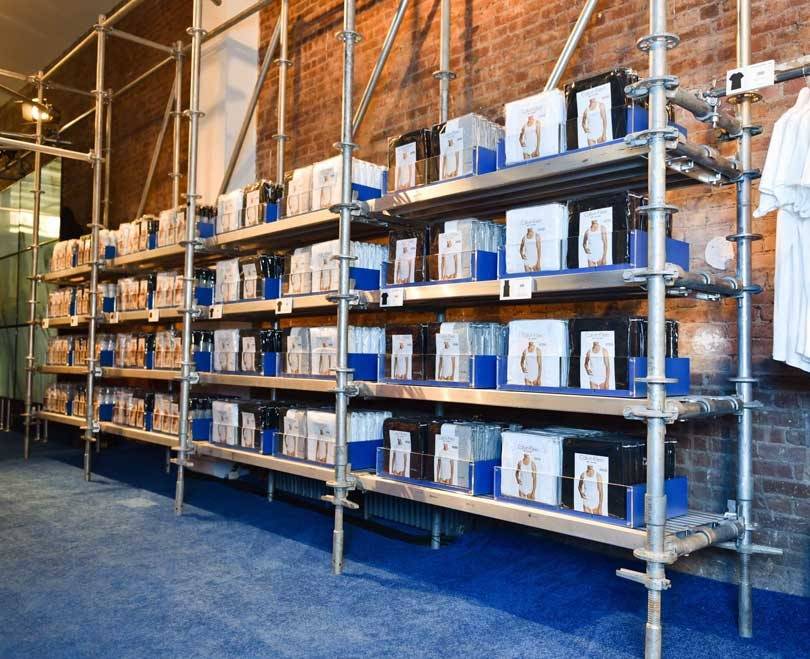 Calvin Klein lanza su experiencia de compra con Amazon Fashion