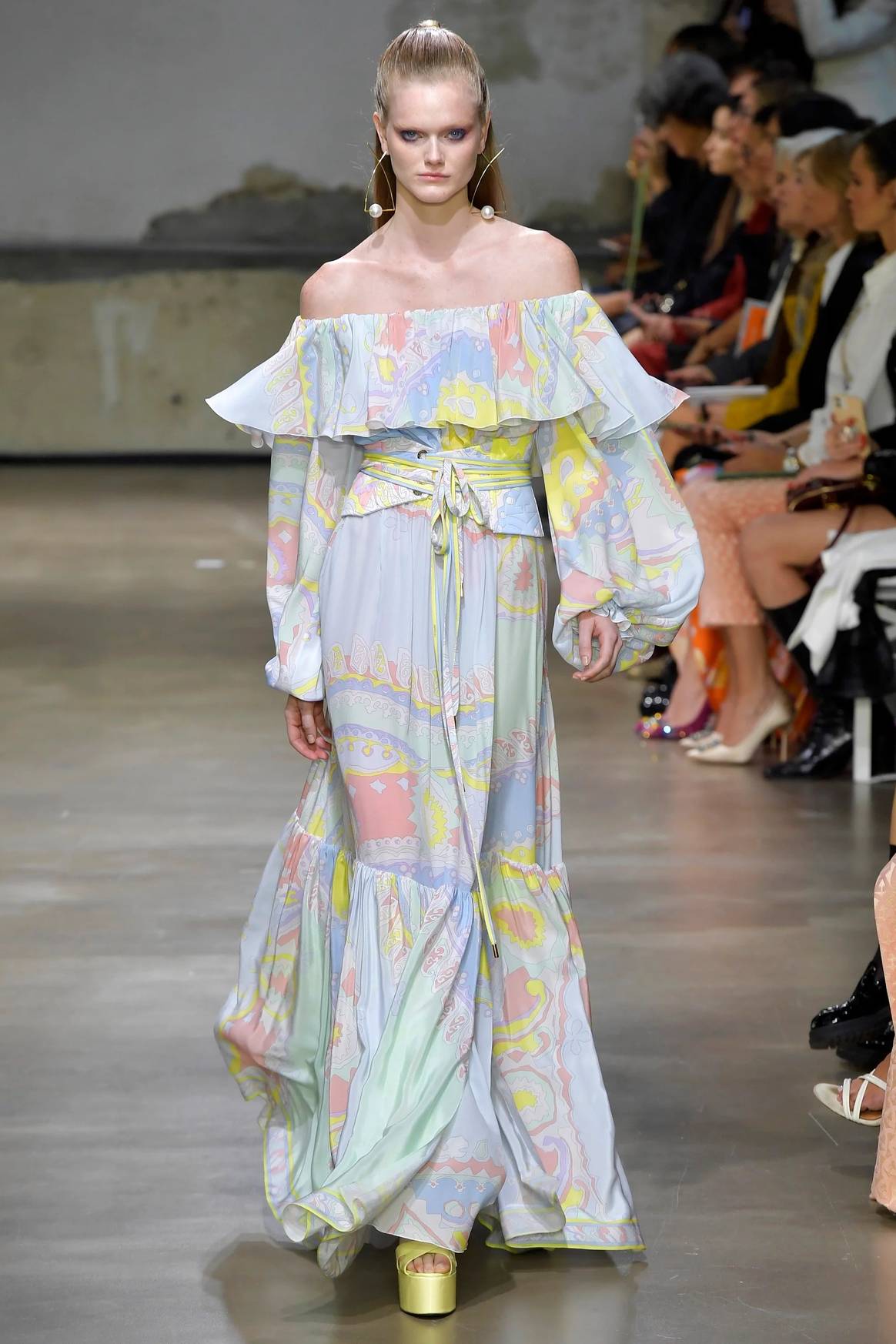 Ulasan Paris Fashion Week SS23: Tiga Tren Warna