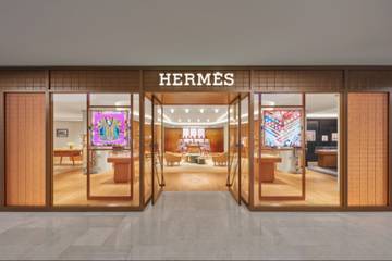 Hermès verslaat de concurrentie en verrast met een onverwacht hoge omzetstijging