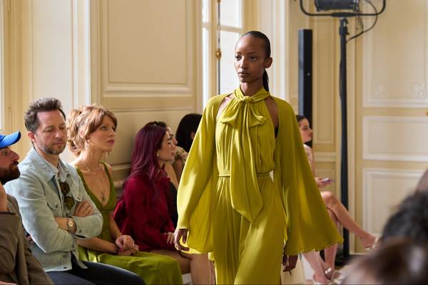 La famiglia Pinault è azionista di riferimento di Giambattista Valli dal 2021