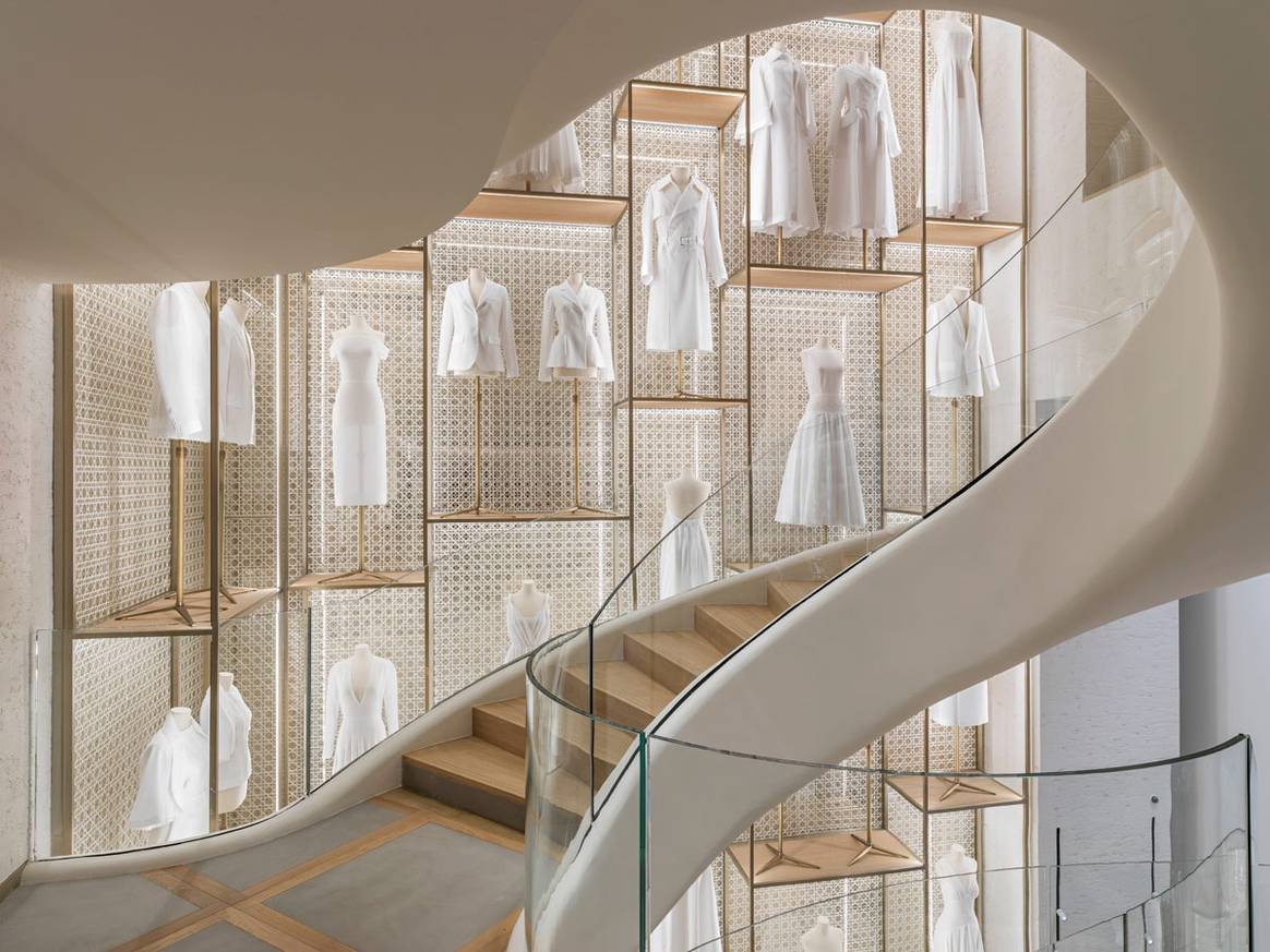 Visite de la nouvelle adresse Dior sur les Champs-Élysées