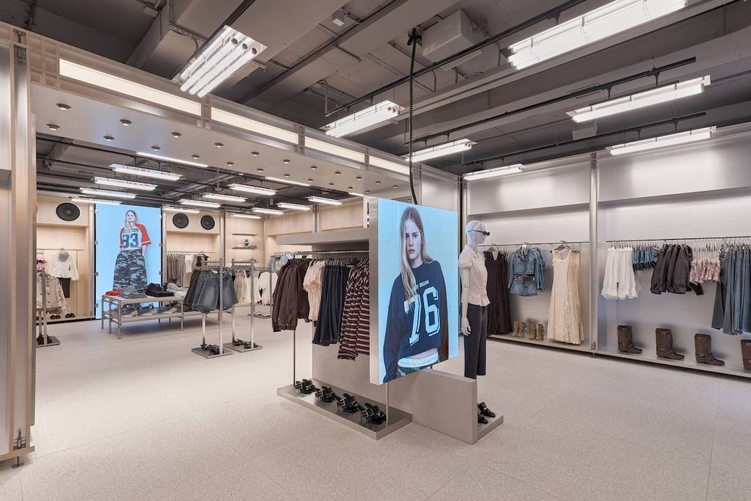 Tienda de Bershka en la plaza de Lugo de La Coruña (España).