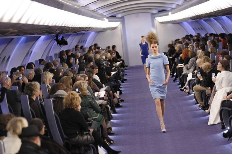 In beeld: Karl Lagerfeld's meest memorabele modeshows