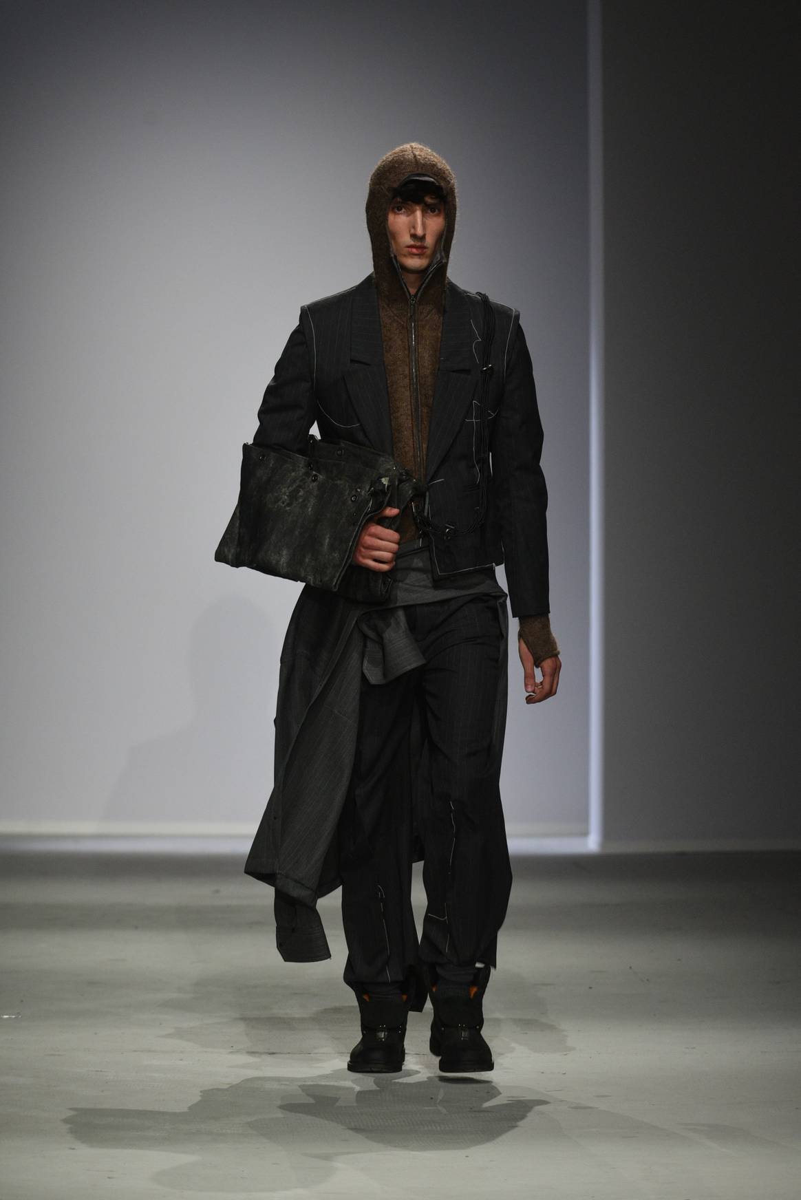 A look from Renato Caggiano's collection at Istituto Marangoni Milan Best Of Fashion Show 2024.