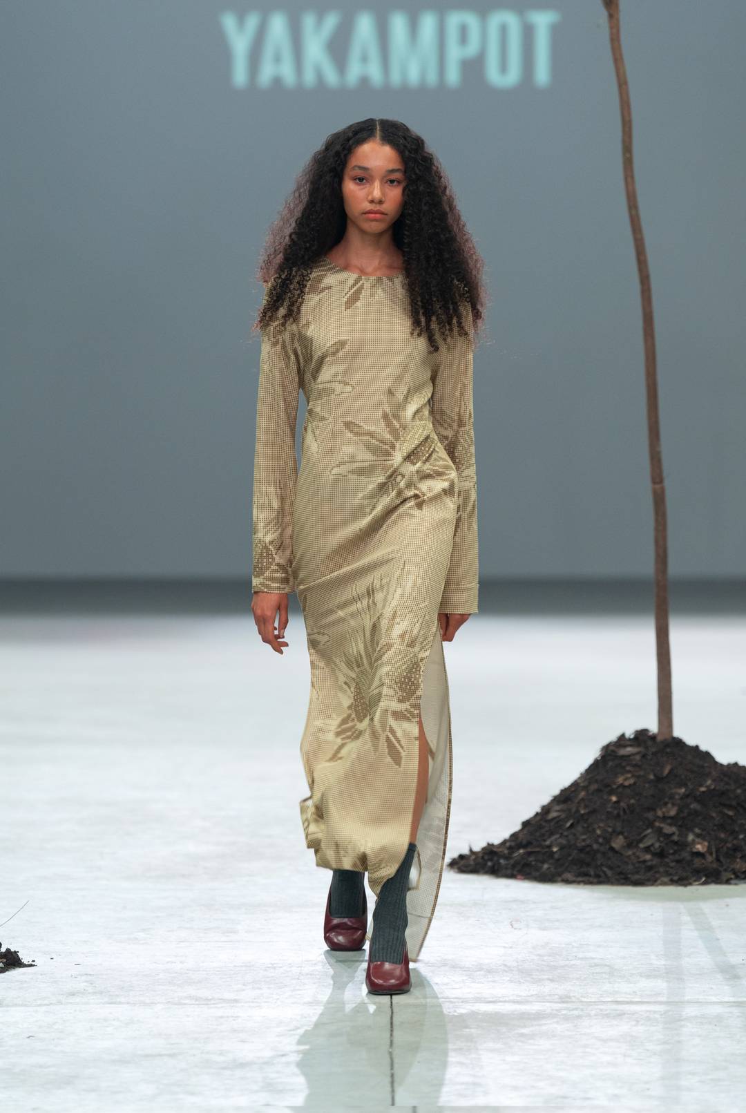 Vestidos largos pero que permiten el movimiento natural del cuerpo.