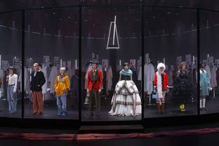 “El espectáculo tras el espectáculo”: Gucci se desnuda en Milán