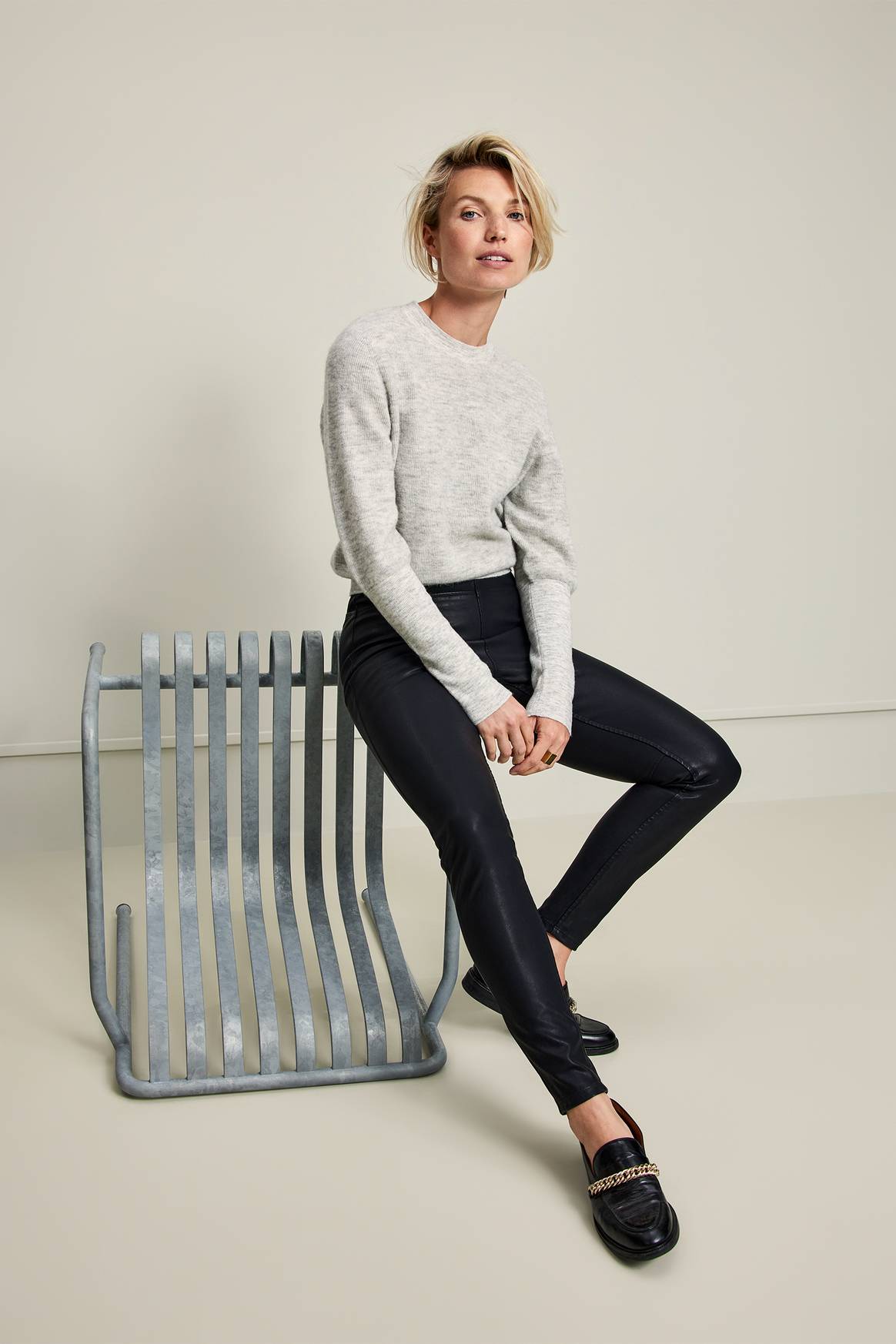 Knit-ted, Amber black