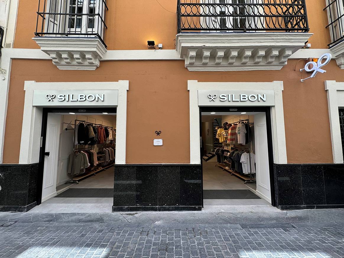 Tienda de Silbon en el número 7 de la calle San Eloy de Sevilla (España).