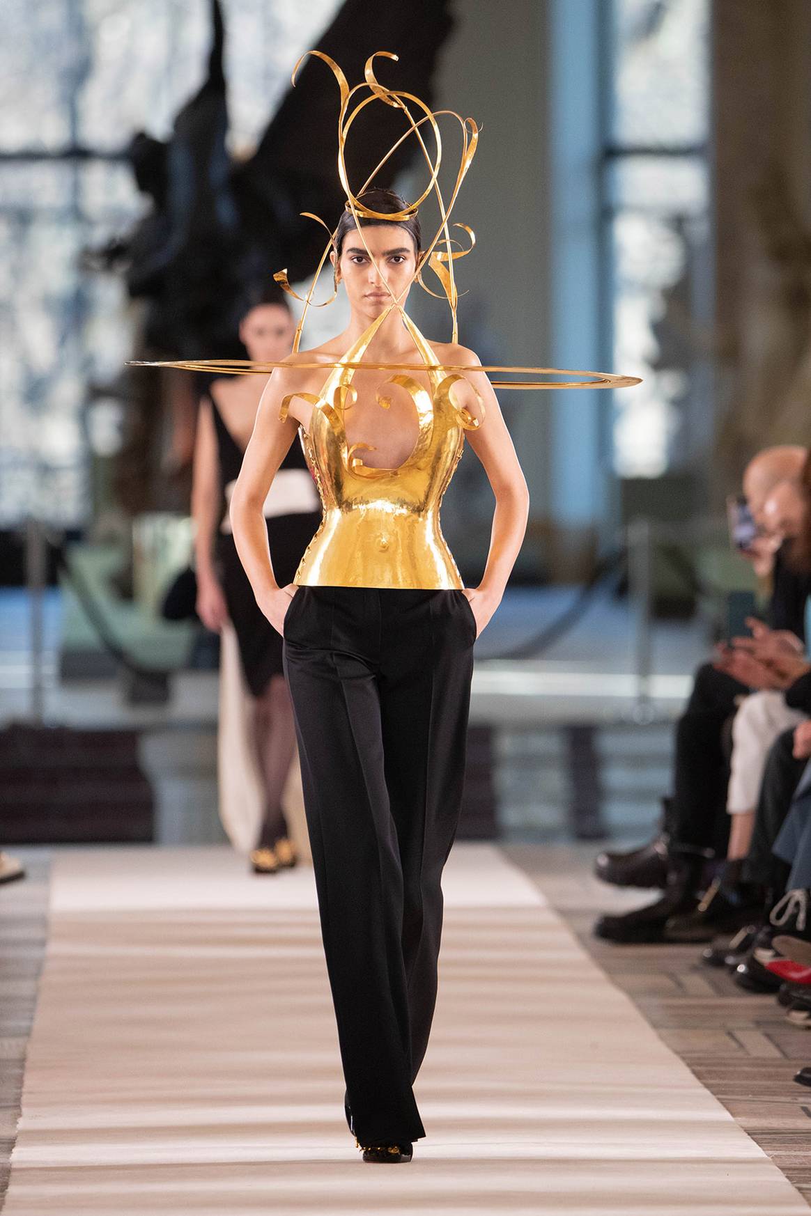 Photo Credits: Schiaparelli, colección Alta Costura para la temporada Primavera/Verano de 2022 SS22.