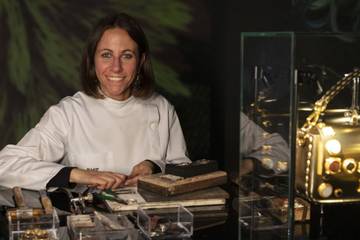 Fendi expose son sac baguette pour célébrer les artisans locaux italiens