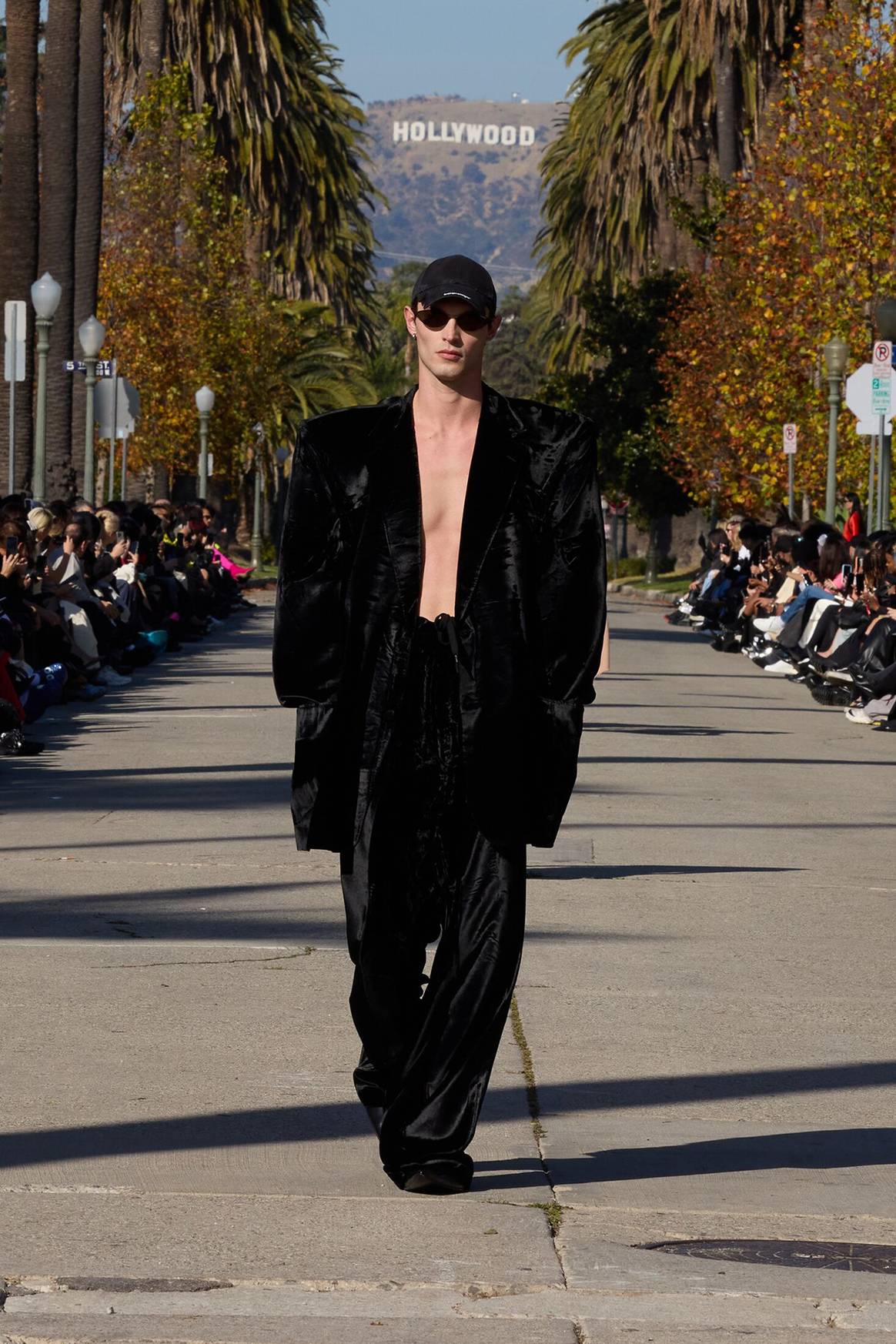 Balenciaga, desfile de presentación en Los Ángeles de la colección de Otoño para hombre y mujer FW24.