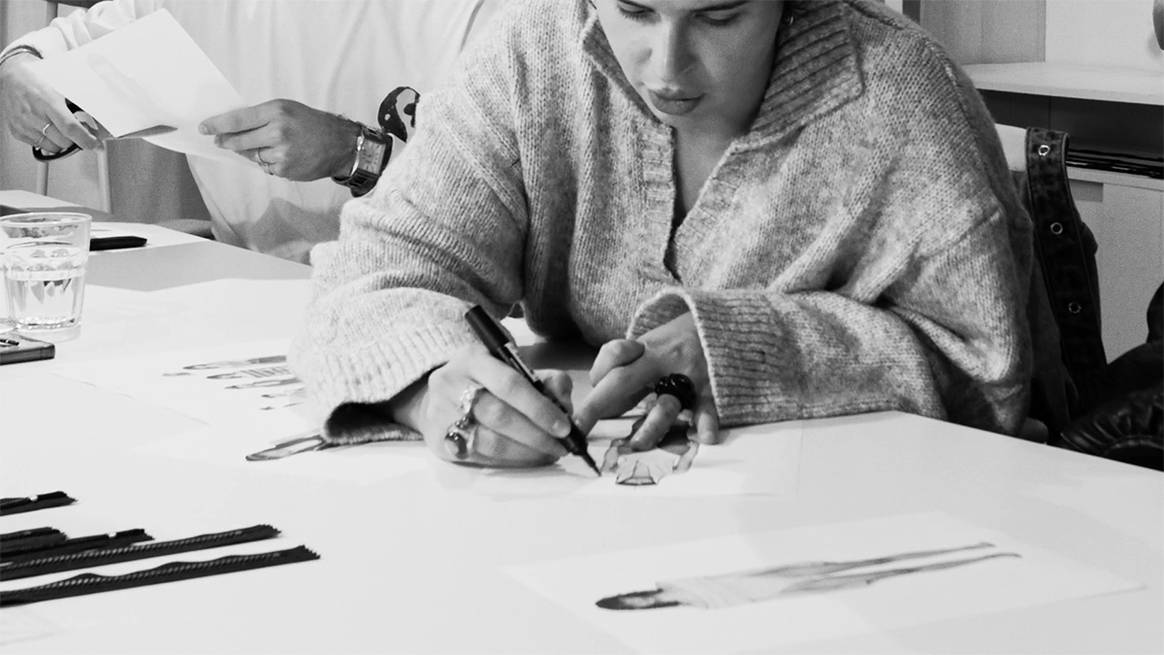 Photo Credits: Proceso de diseño de la colección cápsula Desigual x Nathy Peluso.
