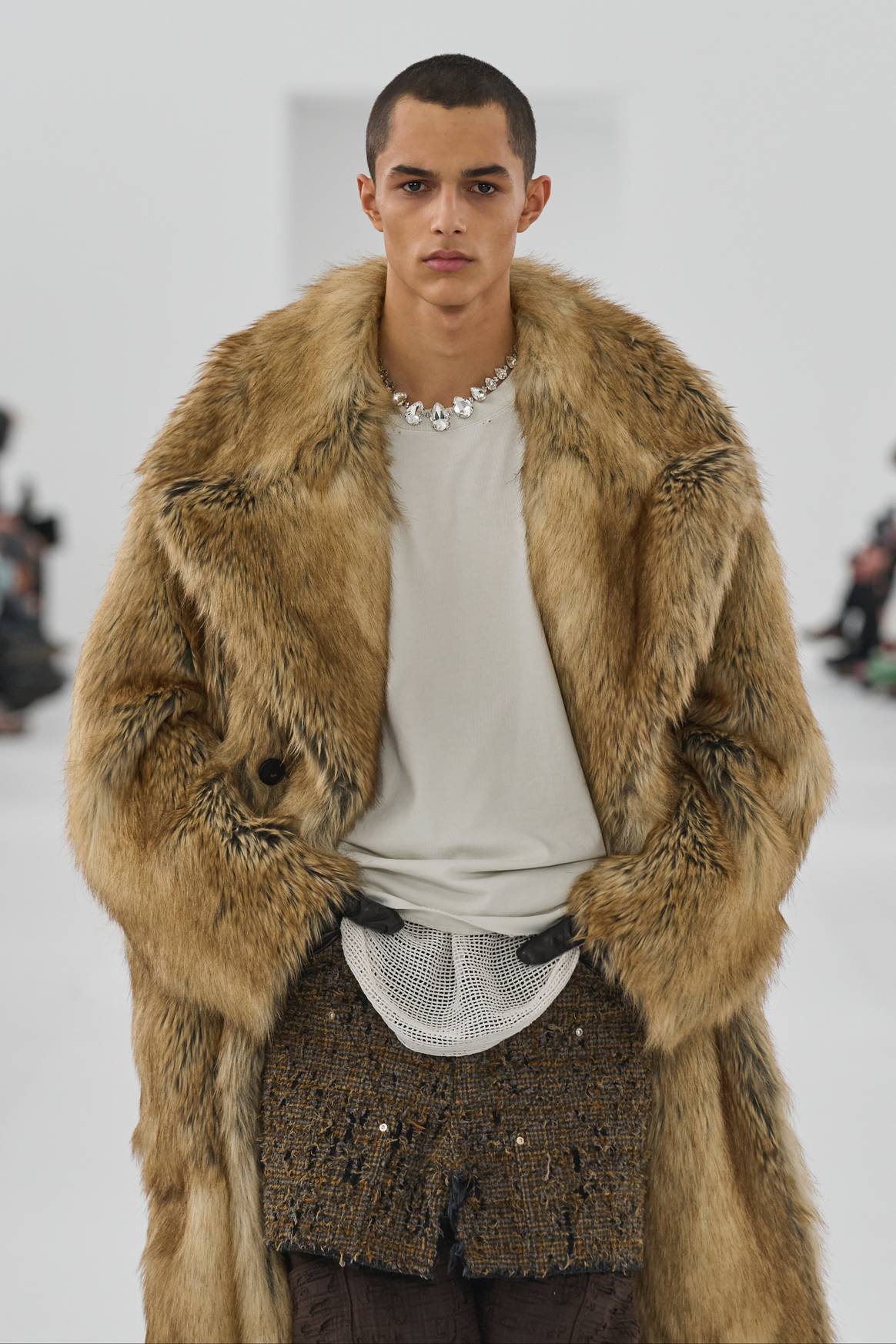 Givenchy FW23 Menswear show in Parijs. Beeld: Launchmetrics Spotlight.