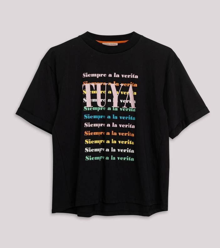 Camiseta Negra Siempre a la Verita Tuya | Dolores Promesas