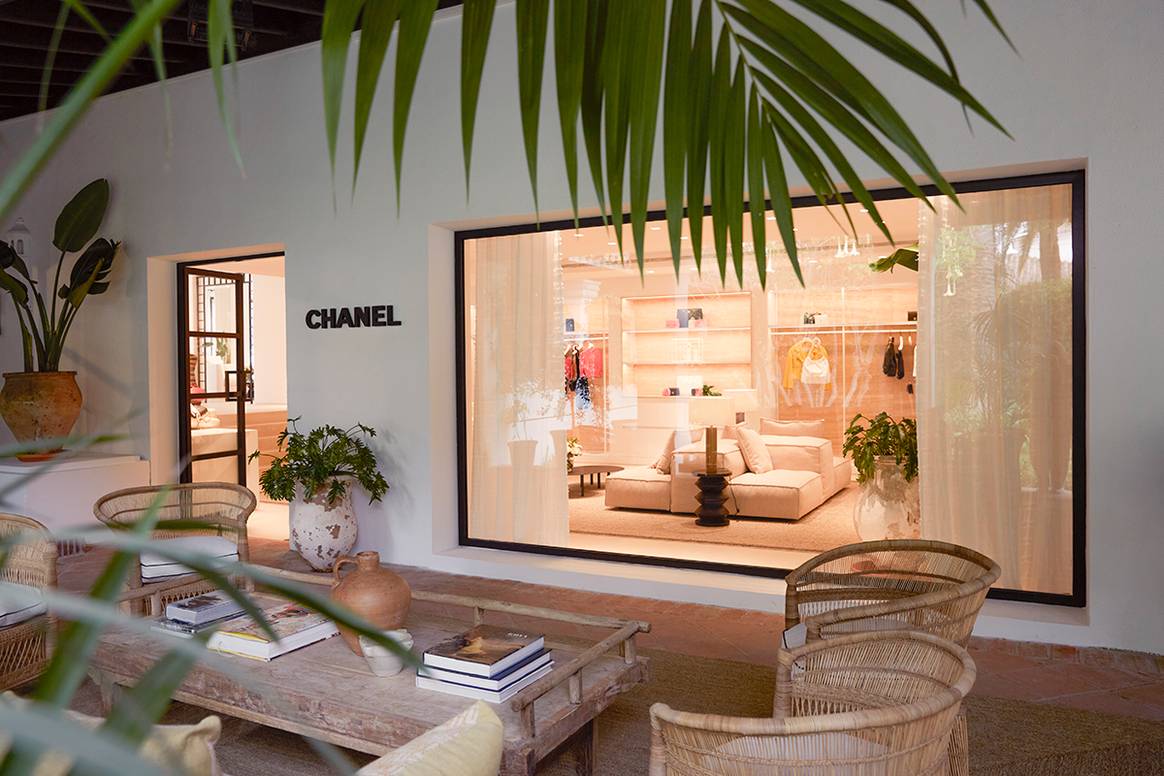 Photo Credits: Boutique efímera de Chanel en el Marbella Club de Marbella, España.