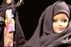 Subasta Barbie con burka en Florencia