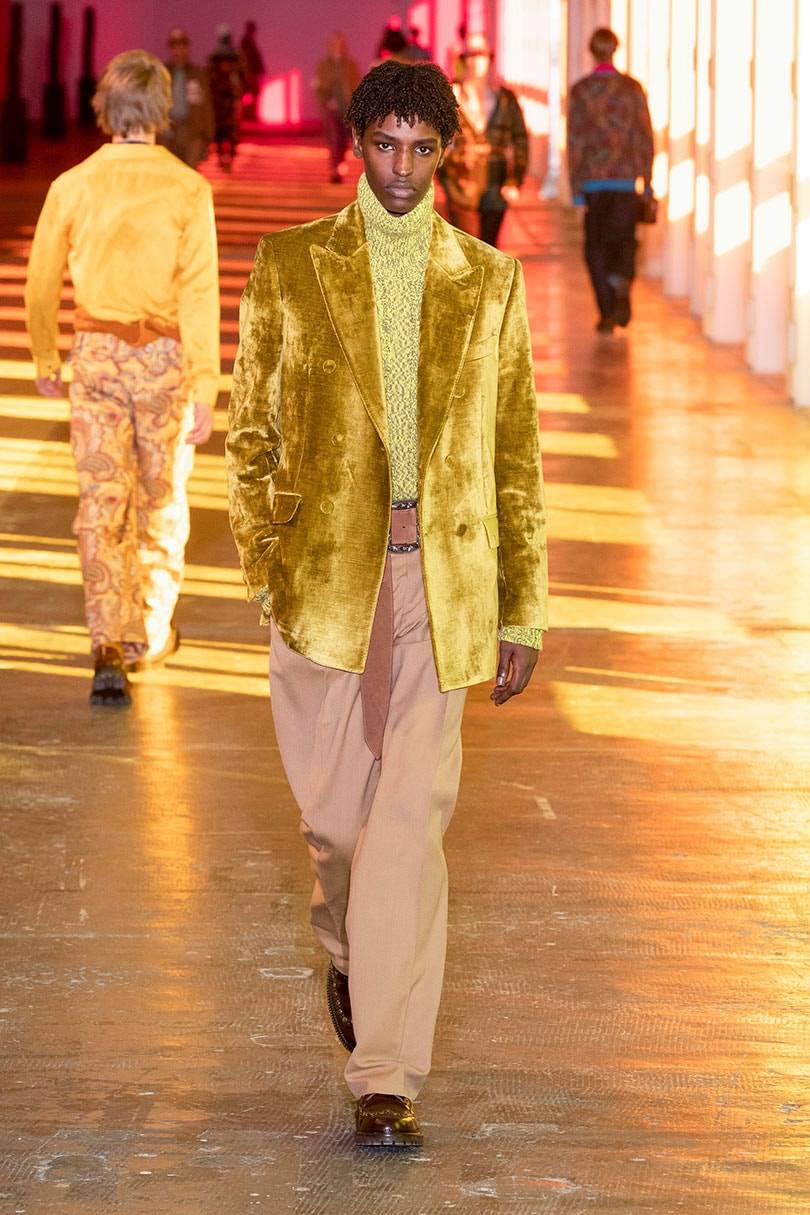 Die Trends der Mailänder Männermodewoche kündigen für HW21 Lust auf Farbe an
