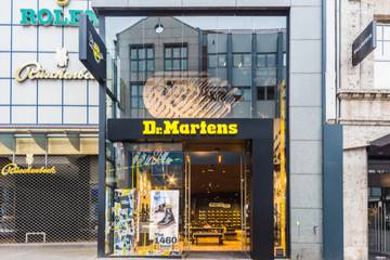 Dr Martens Plc ziet omzet dalen met 21 procent in derde kwartaal 