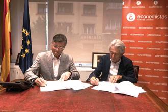 El Observatorio Textil y el Consejo General de Economistas se alían para impulsar la sostenibilidad en el textil y calzado