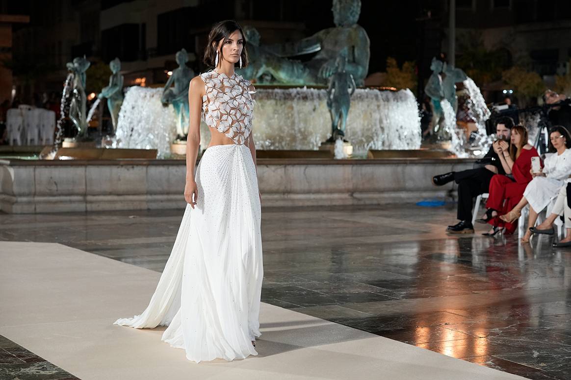 Desfile de Isabel Sanchis durante la Mediterránea Fashion Week Valencia de octubre de 2023.